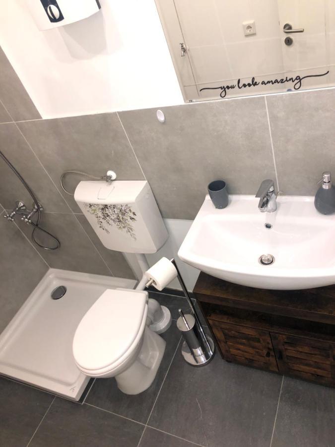 ドゥイスブルグGruene Oase Mit Balkon I Egアパートメント エクステリア 写真
